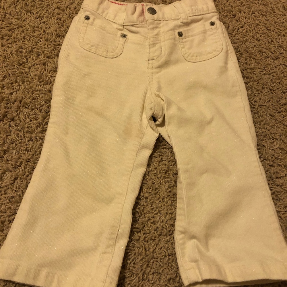 White jeans pants